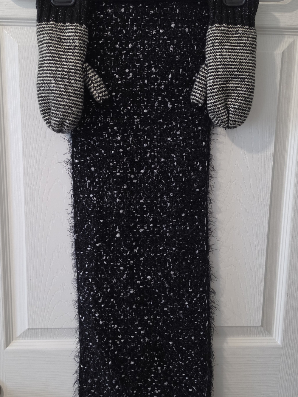 Talla Unica Black & Silver Textured Fuzzy Scarf & Mittens